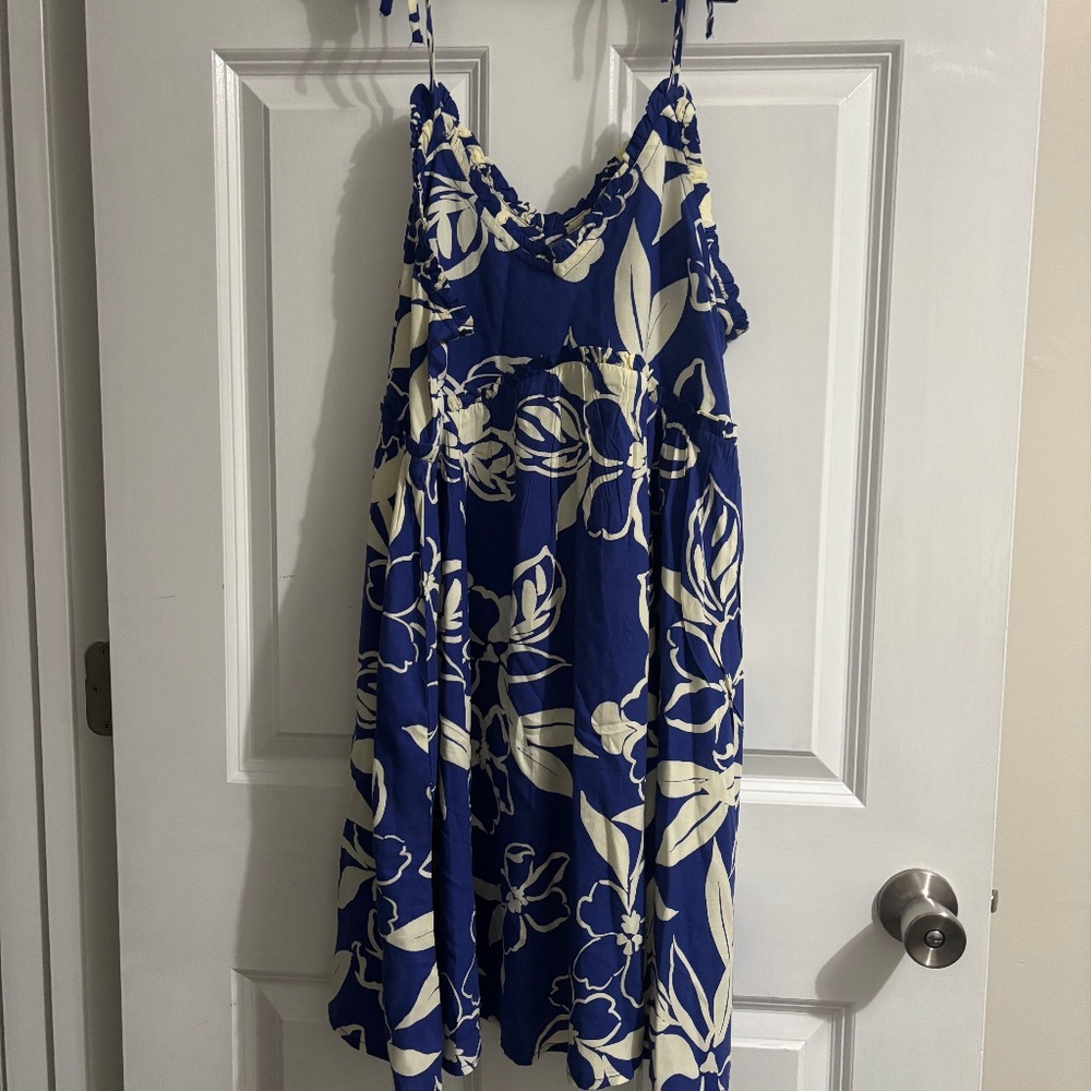 Patrons of piece flowy ruffled dress size M